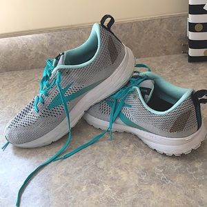 Brooks Women’s Revel 4